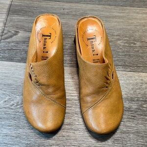 Think! Tan Leather Slip-On Mules woman’s 38 (j63)